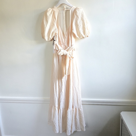 New ASTR The Label Tie Back Puff Sleeve Cream Midi Dress Medium NWT - Picture 9 of 11